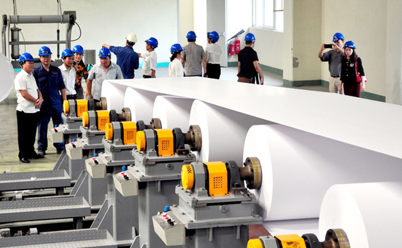 Các máy móc trong dây chuyền sản xuất giấy vệ sinh Các máy móc trong dây chuyền sản xuất giấy vệ sinh